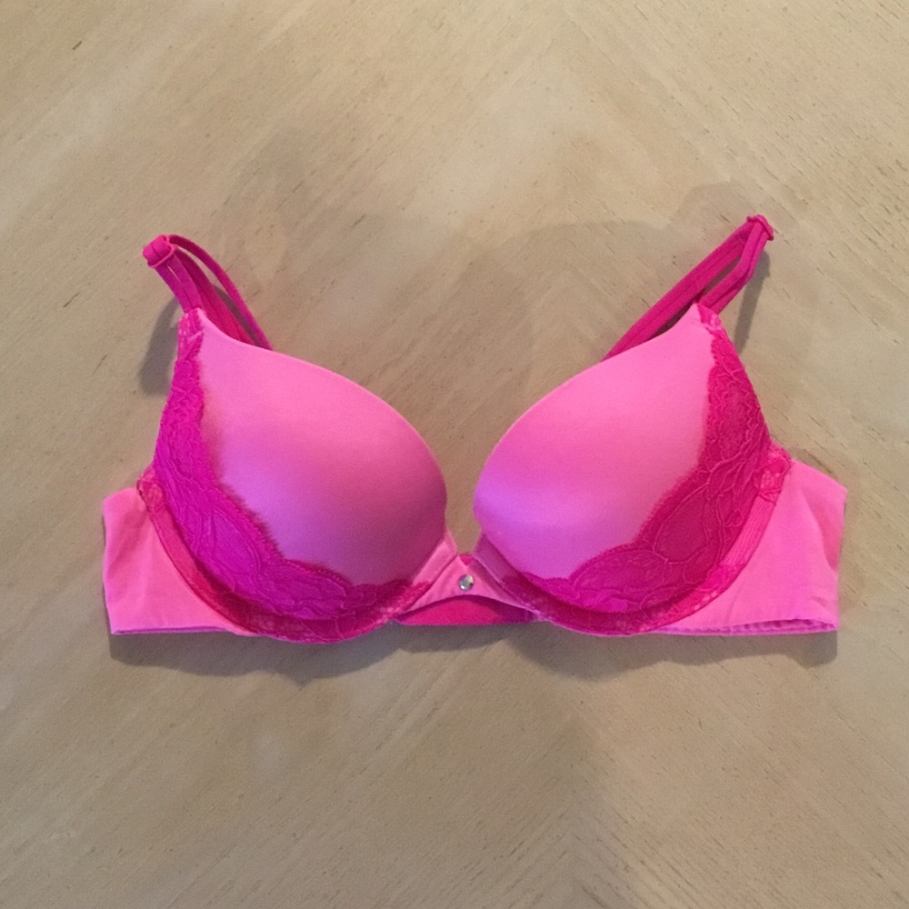 VICTORIA’S SECRET Push-Up Bra